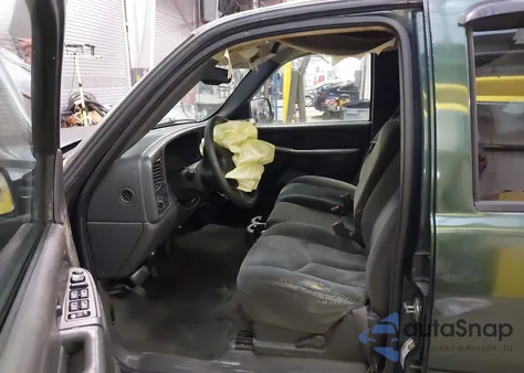 2004 Chevrolet Silverado 1500 Ls z USA, uszkodzony, nr VIN 2GCEK13T841422703